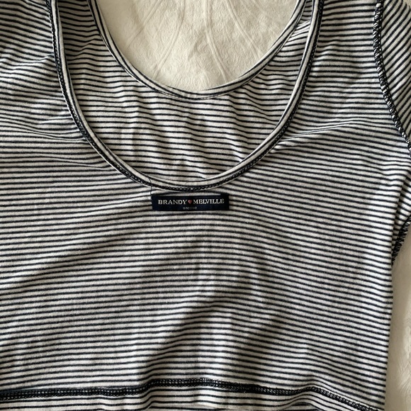 BrandyMelville crop top - Picture 3 of 3